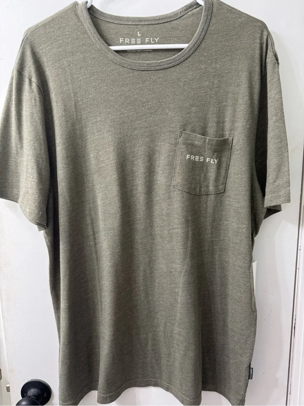 Free Fly Apparel Men's Short Sleeve Tee in Green and Cream Large NWT - Picture 2 of 5